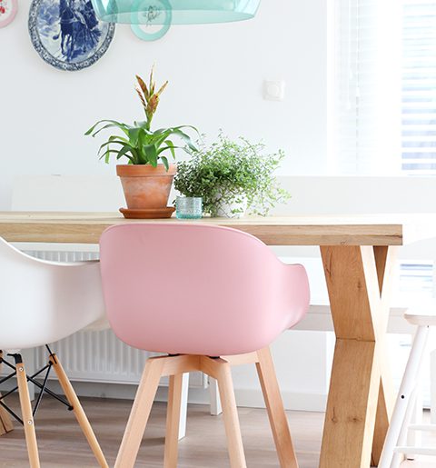 Roze moderne stoel
